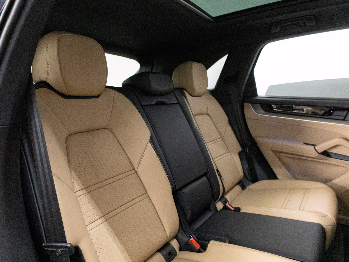Certified 2026 Porsche Cayenne S AWD/4WD image 34