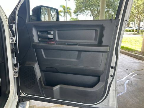 Used 2016 RAM 1500 Express RWD image 27