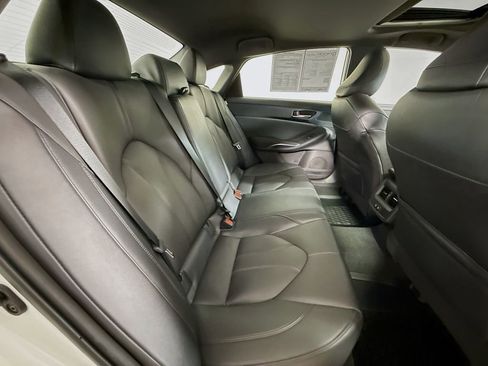 Used 2019 Toyota Avalon XLE w/ Moonroof Package image 27