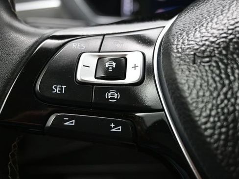 Used 2021 Volkswagen Tiguan SEL AWD/4WD image 25