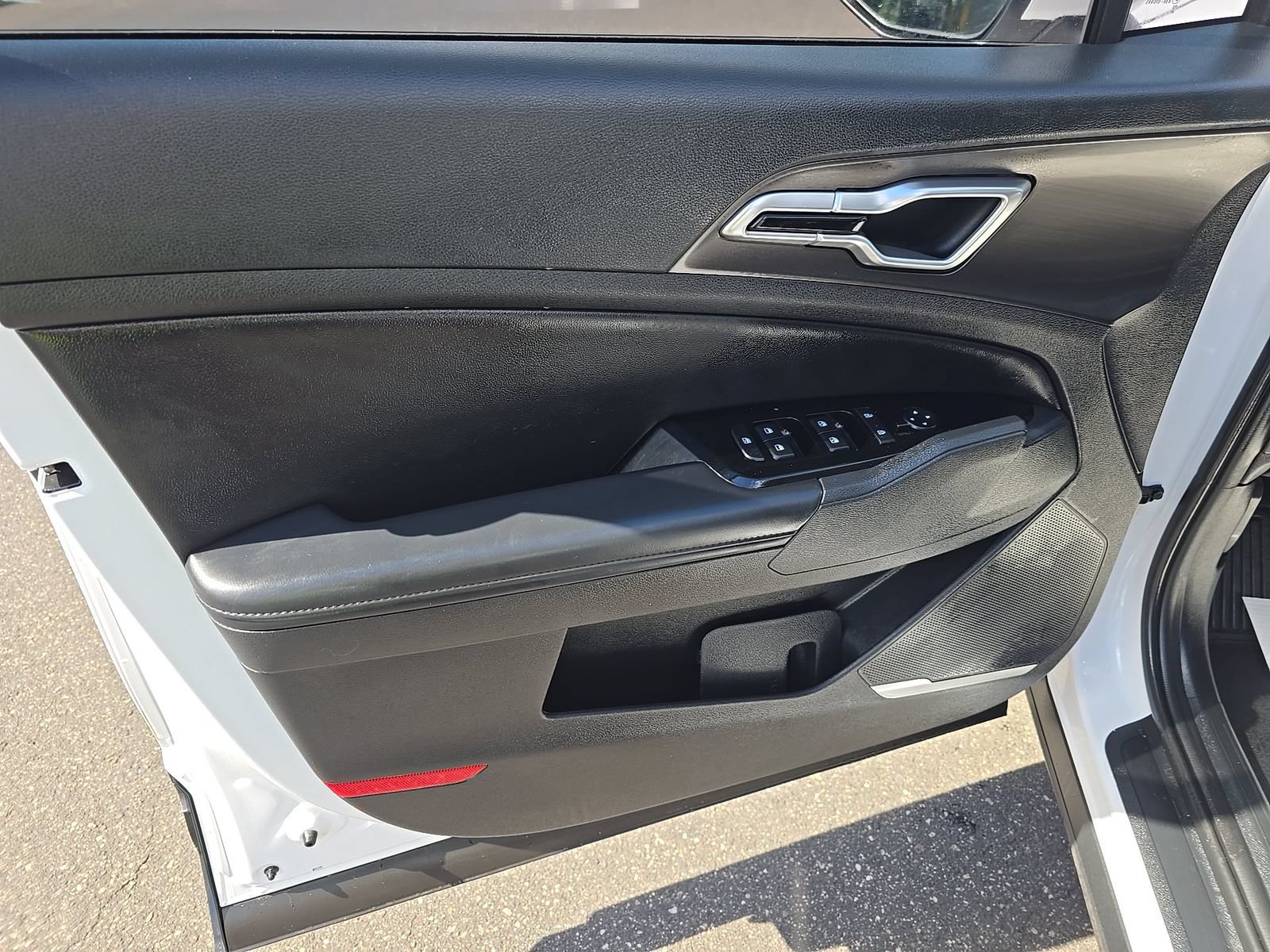 Used 2025 Kia Sportage EX w/ Premium Package FWD image 9