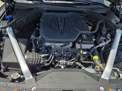 Used 2025 Genesis G70 2.5T RWD image 34