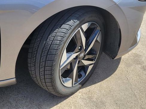 Certified 2023 Hyundai Elantra Limited image 6