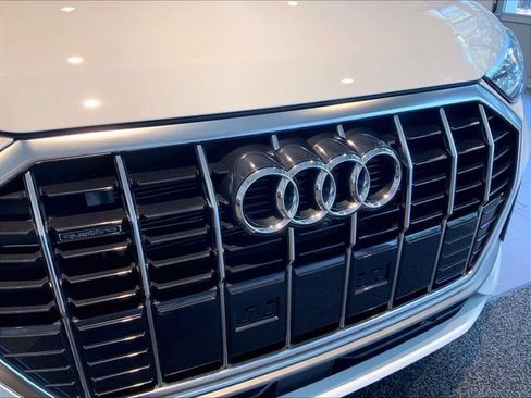 Used 2024 Audi Q3 2.0T Premium Plus w/ Premium Plus Package AWD/4WD image 30