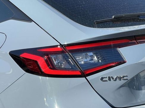 Used 2022 Honda Civic Sport image 7