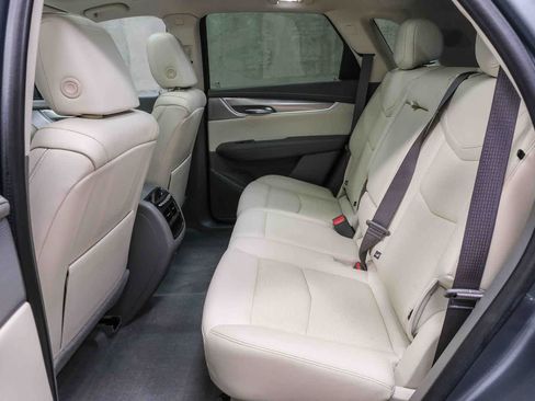 Used 2022 Cadillac XT5 Premium Luxury FWD image 21