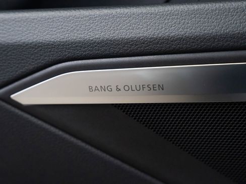 Used 2023 Audi e-tron S Premium Plus image 16