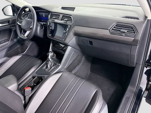 Used 2022 Volkswagen Tiguan SE FWD image 17