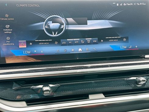 New 2026 BMW X5 xDrive40i w/ M Sport Package AWD/4WD image 13
