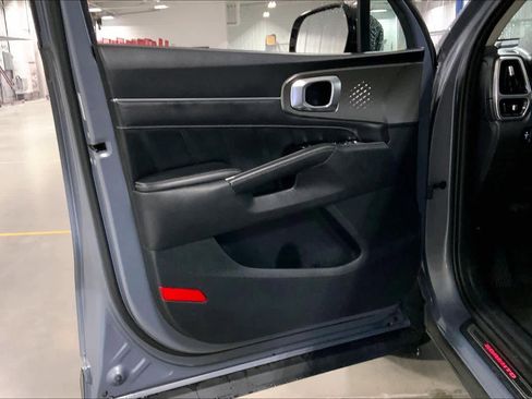Used 2021 Kia Sorento SX image 21