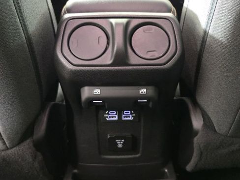 Used 2025 Jeep Wrangler Unlimited Sahara w/ Safety Group AWD/4WD image 31