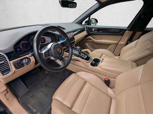 Used 2021 Porsche Cayenne AWD/4WD image 13