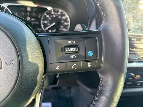 Certified 2025 Nissan Pathfinder SL image 27