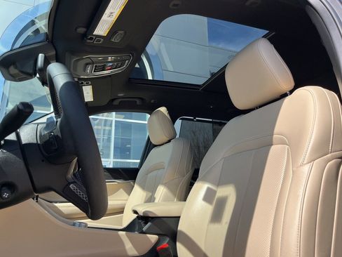 Used 2024 Jeep Grand Cherokee L Limited w/ Luxury Tech Group II image 12