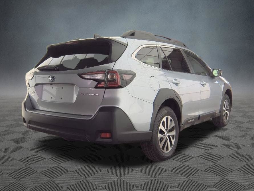 Used 2025 Subaru Outback Premium AWD/4WD image 3