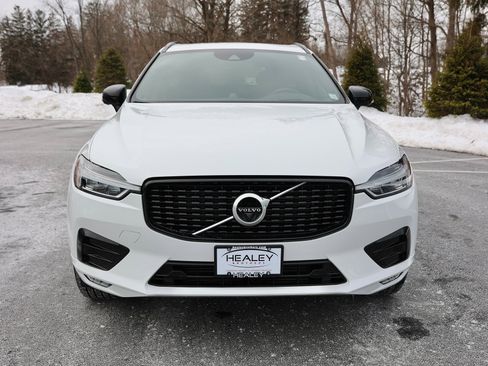 Used 2021 Volvo XC60 T6 R-Design image 2