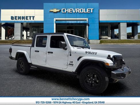 Used 2023 Jeep Gladiator Sport AWD/4WD image 1
