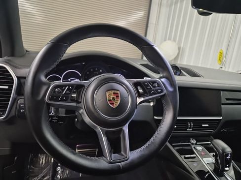 Used 2022 Porsche Cayenne S image 13