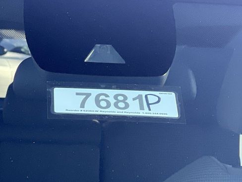 Used 2023 Toyota Highlander LE image 33