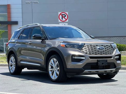 Used 2021 Ford Explorer Platinum w/ Equipment Group 601A AWD/4WD image 7