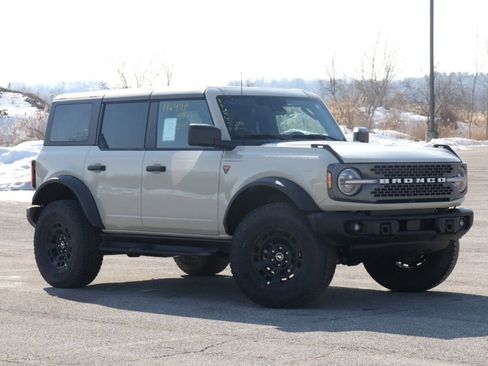 New 2026 Ford Bronco Badlands image 2