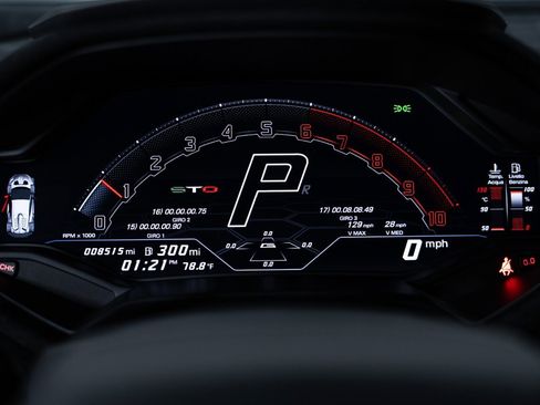Used 2022 Lamborghini Huracan STO RWD image 17