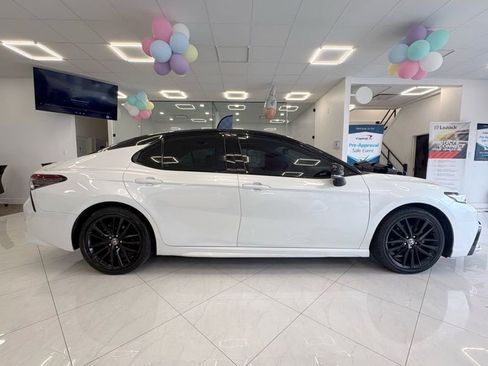 Used 2023 Toyota Camry XSE image 5