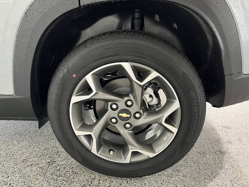 Used 2026 Chevrolet Trax LT FWD image 35