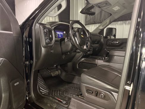 Used 2020 Chevrolet Silverado 2500 LTZ w/ LTZ Plus Package image 17