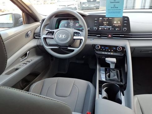 New 2026 Hyundai Elantra Hybrid FWD image 4