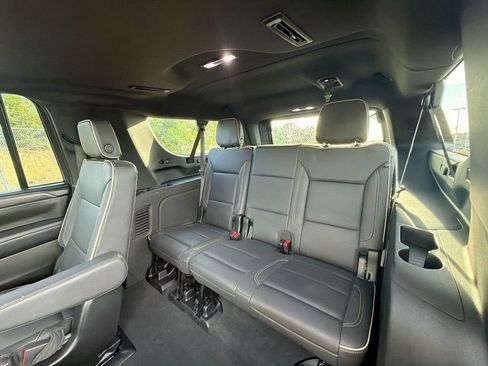 Used 2023 GMC Yukon XL SLT w/ SLT Premium Package AWD/4WD image 34