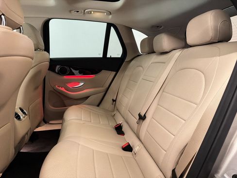 Used 2021 Mercedes-Benz GLC 300 image 24