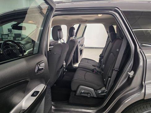 Used 2020 Dodge Journey SE FWD image 8