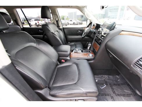 Used 2024 Nissan Armada SL RWD image 11