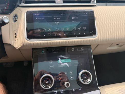 Used 2018 Land Rover Range Rover Velar S AWD/4WD image 33