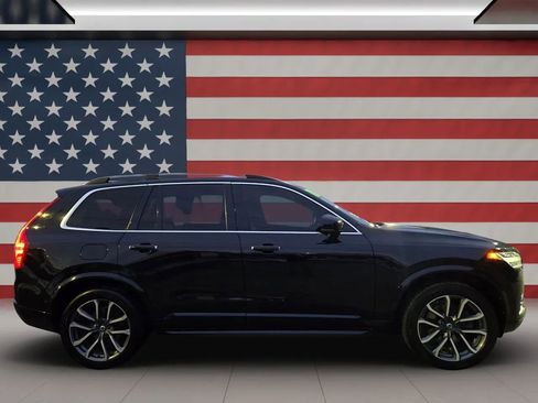 Used 2018 Volvo XC90 T6 Momentum w/ Convenience Package image 12