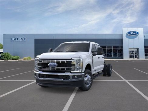 New 2025 Ford F350 XL w/ XL Chrome Package image 2