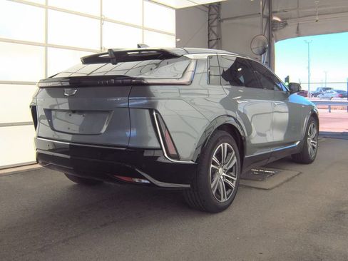 Used 2023 Cadillac Lyriq AWD image 2