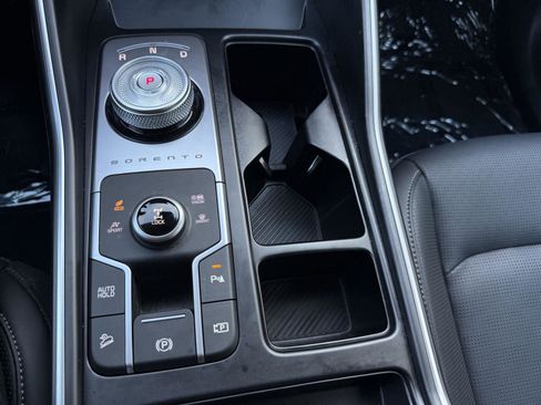 Used 2025 Kia Sorento EX w/ EX Panoramic Sunroof Package image 25