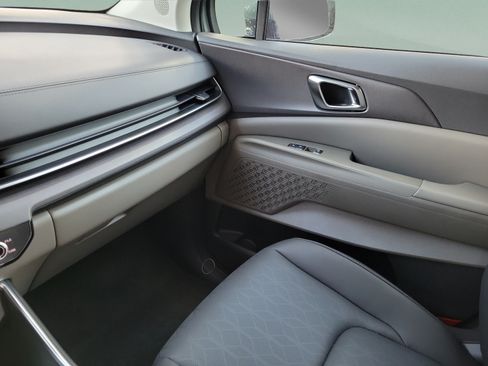 New 2027 Kia Carnival SX FWD image 21