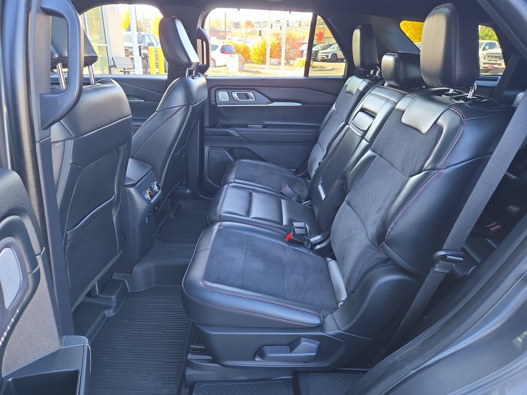 Used 2025 Ford Explorer ST AWD/4WD image 15