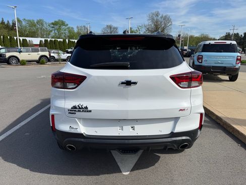 Used 2022 Chevrolet TrailBlazer RS w/ Technology Package AWD/4WD image 9
