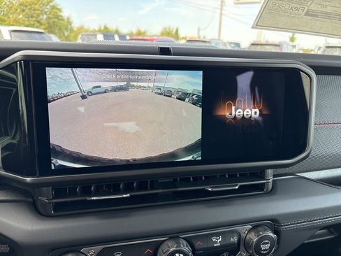 New 2025 Jeep Wrangler Rubicon w/ Steel Bumper Group image 19