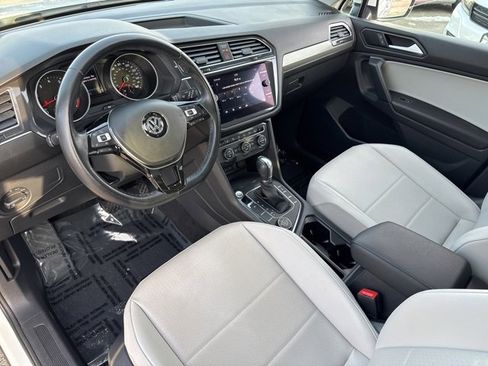 Used 2019 Volkswagen Tiguan SE image 11