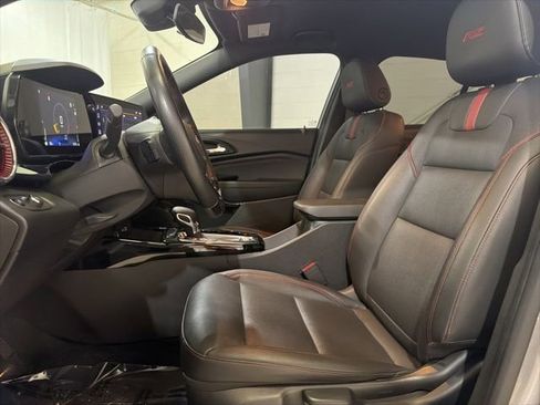 Used 2024 Chevrolet Trax RS FWD image 12