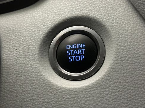 Used 2019 Toyota Corolla SE w/ SE Option Package FWD image 18