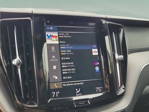 Used 2020 Volvo XC60 T5 R-Design image 10