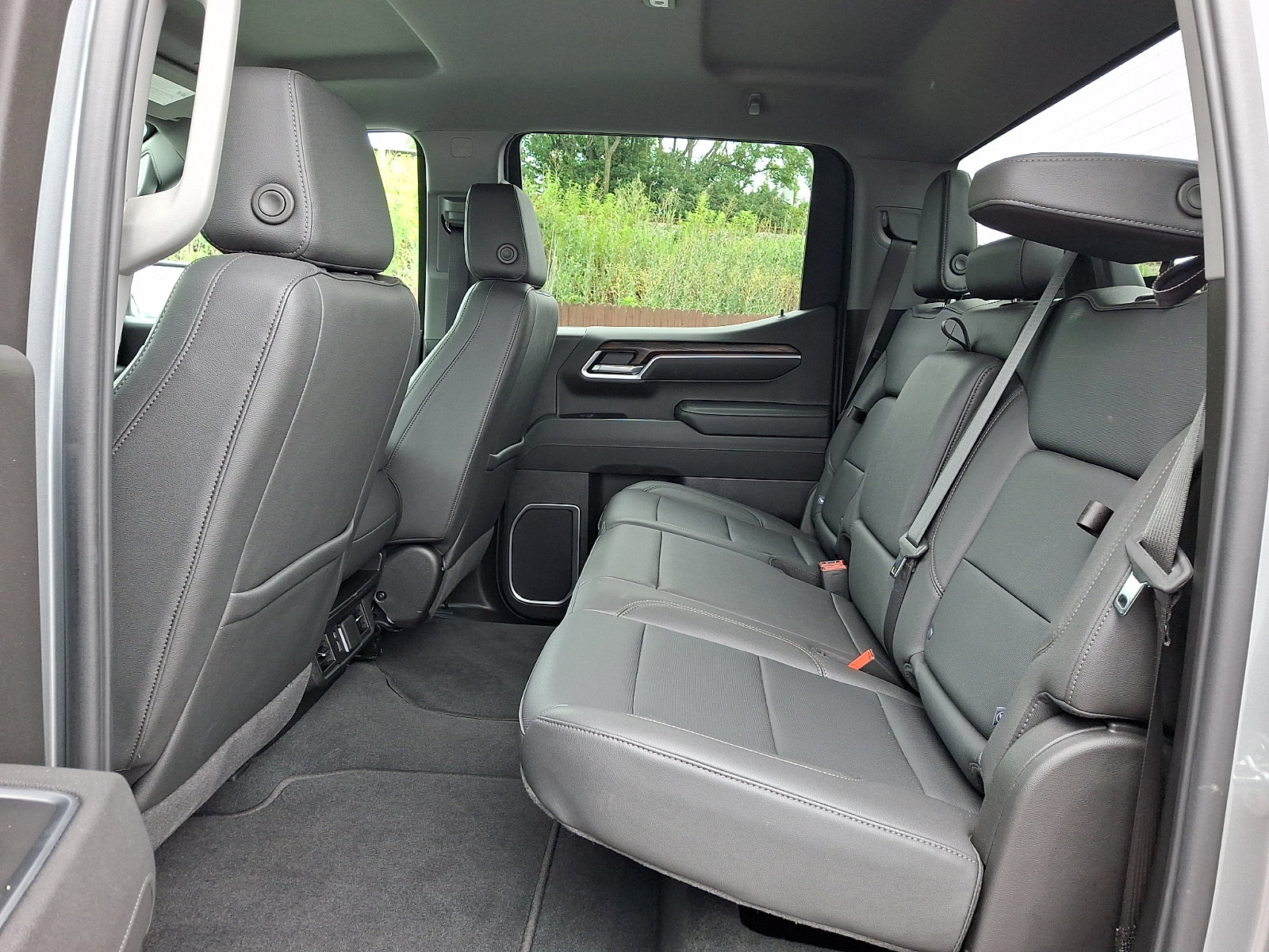 Certified 2026 GMC Sierra 1500 SLT AWD/4WD image 10