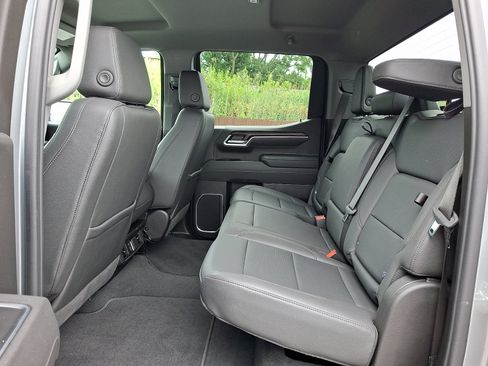 Certified 2026 GMC Sierra 1500 SLT AWD/4WD image 10