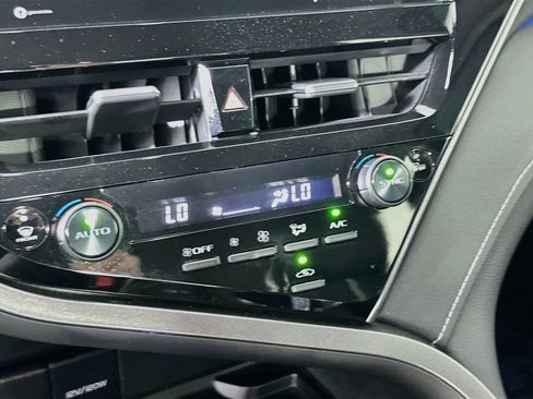 Used 2022 Toyota Camry XSE FWD image 17